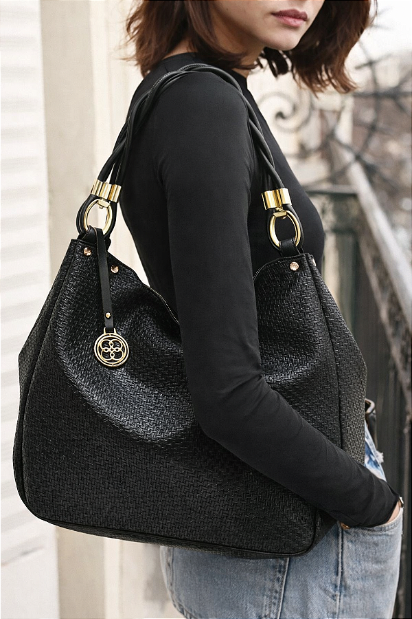 Bolsa tipo Hobo Ferragem Chic - Alça de Ombro - Chenson 3485550 - Preto