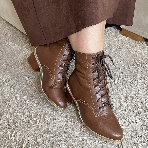 Bota Naya Marrom em Couro