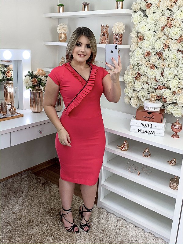 VESTIDO LUANA - TUBINHO ROSA PINK COM DECOTE EM V DE PREGAS