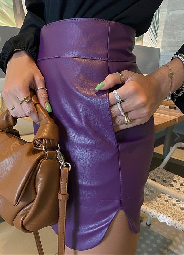 Saia Laura em Courino Premium - Vermelho