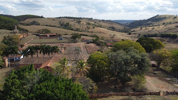 FAZENDA COM 218 ALQUEIRES À VENDA EM ITAPIRA/SP