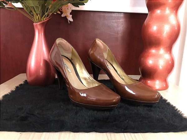 Sapato de Salto Marca Dumond - TAM - 35