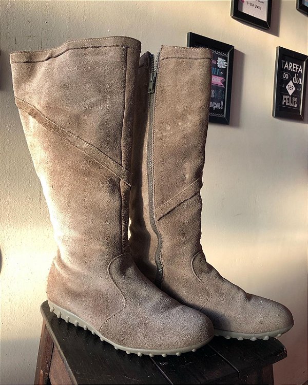 Bota Camurça  Cano Longo  TAM  37