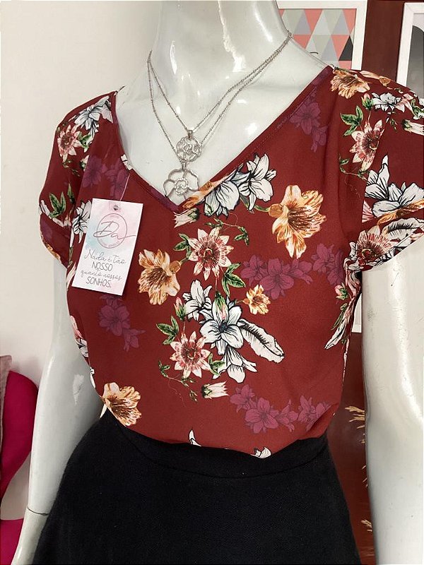 Blusa na Cor Vinho Estampada Flores TAM  G