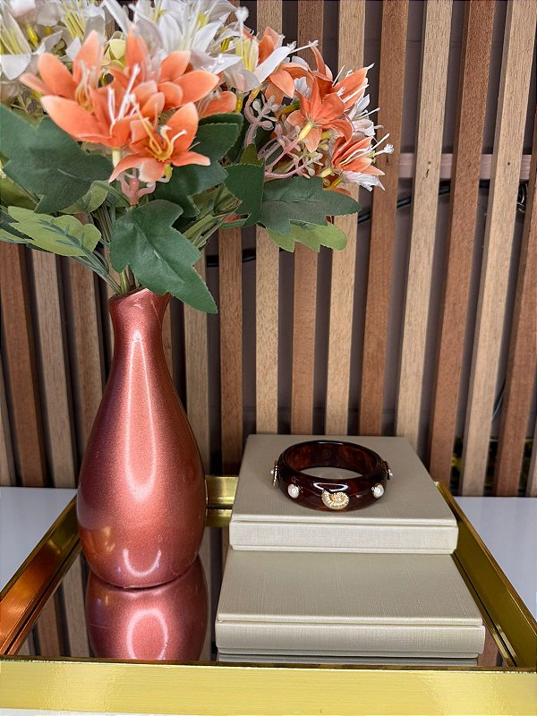 Bracelete Tartaruga com Pérolas e Concha Dourada – Sofisticação com Toque Clássico