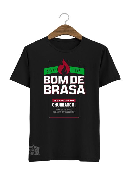 Camiseta Bom de Brasa Logo + Apaixonados por Churrasco