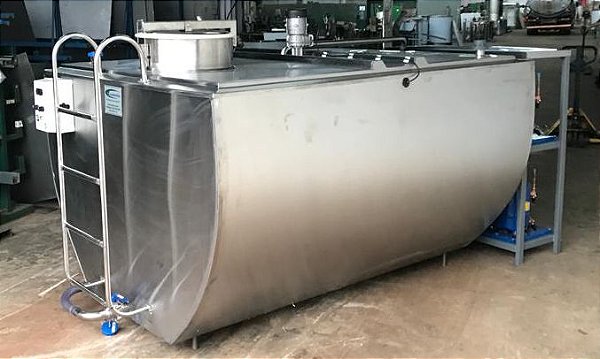 RIMC6000/2 CIP BIMOTOR RESFRIADOR DE LEITE MEIA CANA 6000L DUAS ORDENHAS