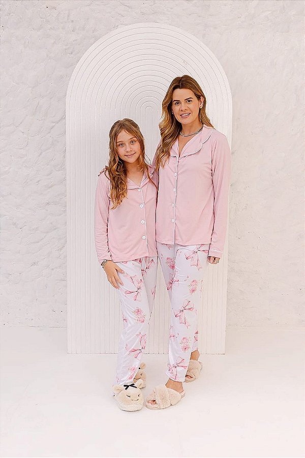 Pijama Mãe e Filha Americano Rosa com Estampa de Rosas