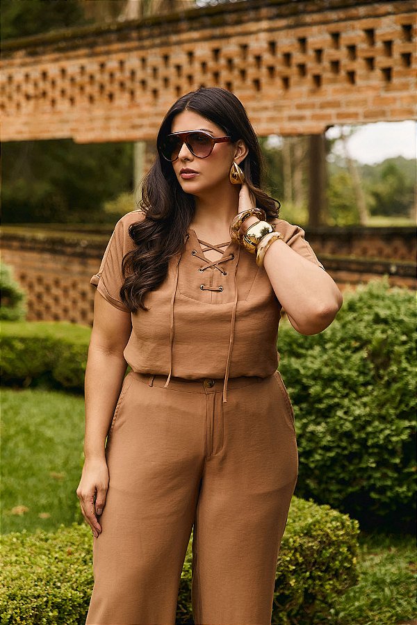 BLUSA DECOTE C/ ILHOS