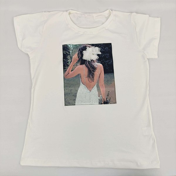 Camiseta Feminina T-Shirt Luxo Branca Off White com Acessórios Estampa Mulher Vestido Branco