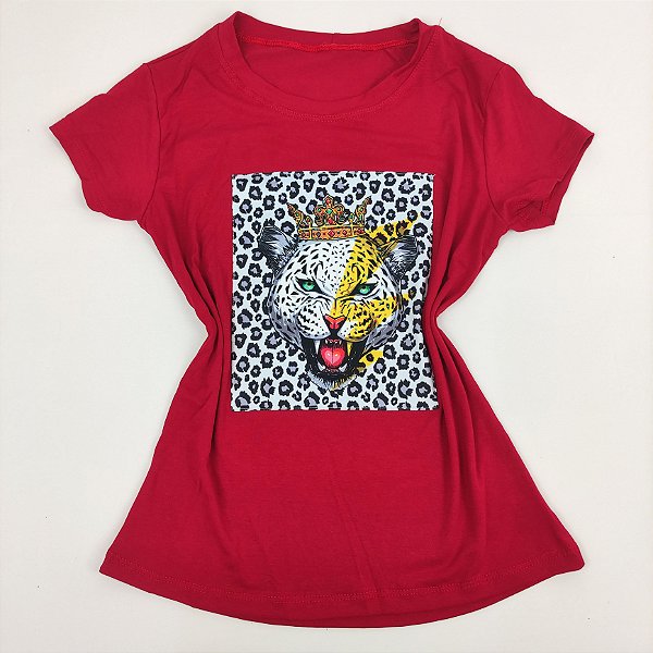 Camiseta Feminina T-Shirt Luxo Vermelha com Acessórios Estampa Onça Rainha