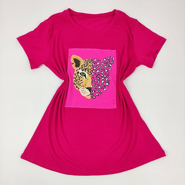 Camiseta Feminina T-Shirt Luxo Rosa Pink com Acessórios Estampa Onça Rosa
