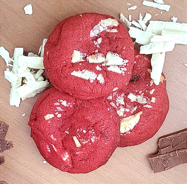 Cookie RECHEADO Red Velvet com chocolate branco 3 unidades