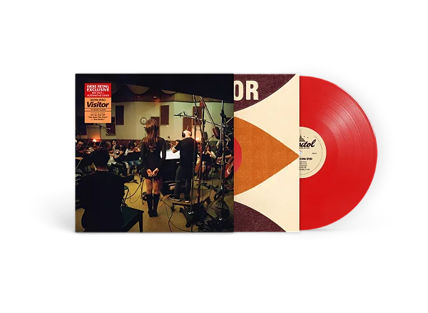 Sienna Spiro – Visitor (Edição Exclusiva Indie em Vinil Vermelho com Capa Alternativa) – LP