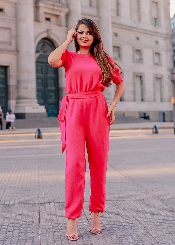 Macacão Rosa Manga Curta em Tecido Versátil - Flor de Amêndoa - Moda  Evangélica, Moda Feminina, Moda Cristã, Moda Modesta - Loja Flor de Amêndoa