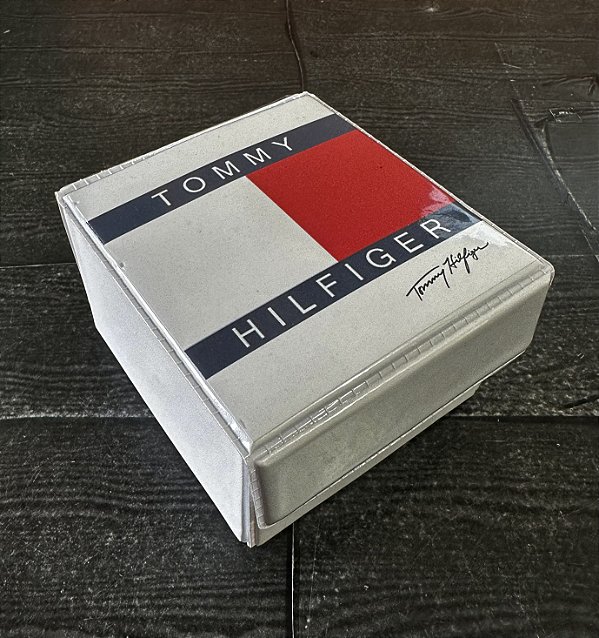 Caixa de Relógio TOMMY personalizada