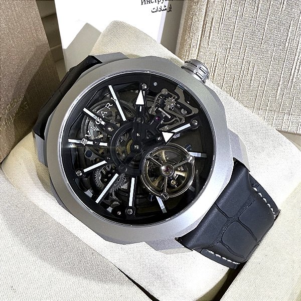 Relógio Bvlgari Octo Tourbillon masculino