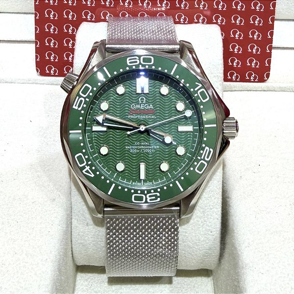 Omega Seamaster Diver 300m 007 Ref. 210.90.42.20.01.001