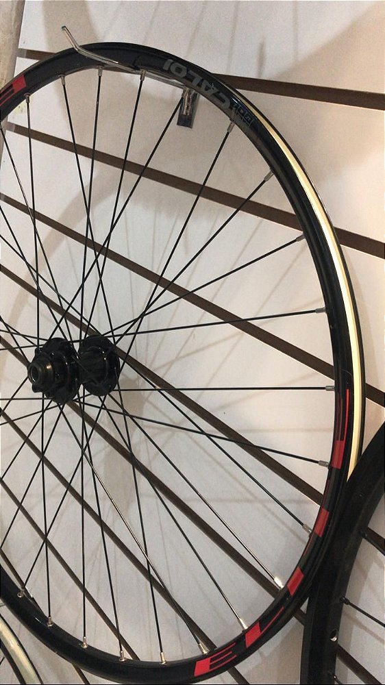 SEMINOVO - Roda Caloi Elite - 32F(15X100/9X142mm) By VZAN (PAR)