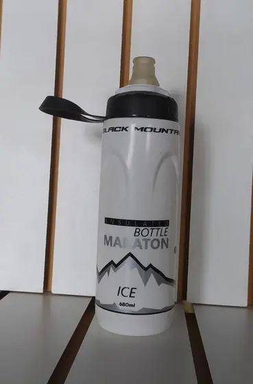 Garrafa BLACK MOUNTAIN 680ML Branca - MARATON WHITE
