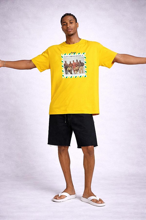 Camiseta Fundo de Quintal Amarela