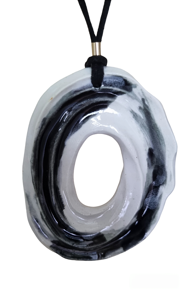 Colar  de Porcelana A3  -  Preto e Branco