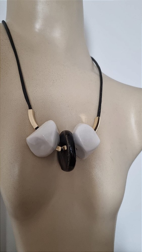 Colar  de Porcelana A9  -   Preto e Branco