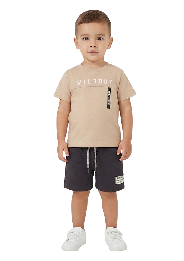 Conjunto Infantil Masculino com Camiseta Manga Curta Bege e Bermuda Preta em Moletinho TMX