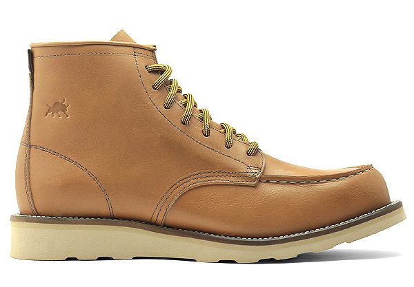 Bota Masculina Moc Toe Cano Médio Couro Whisky Barcelona Design | American Bull