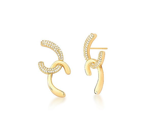 BRINCO CURVO COM ZIRCÔNIAS CRISTAIS BANHADO A OURO