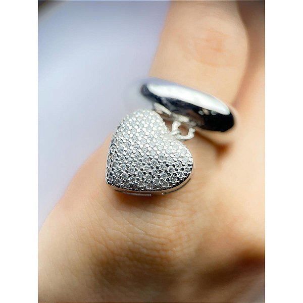 ANEL LISO COM CORAÇÃO CRAVEJADO BANHADO A RÓDIO