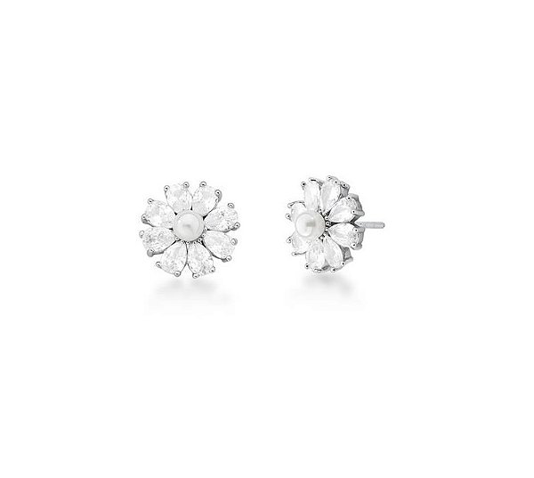 BRINCO DE FLOR COM PÉROLA CENTRAL BANHADO A RÓDIO BRANCO