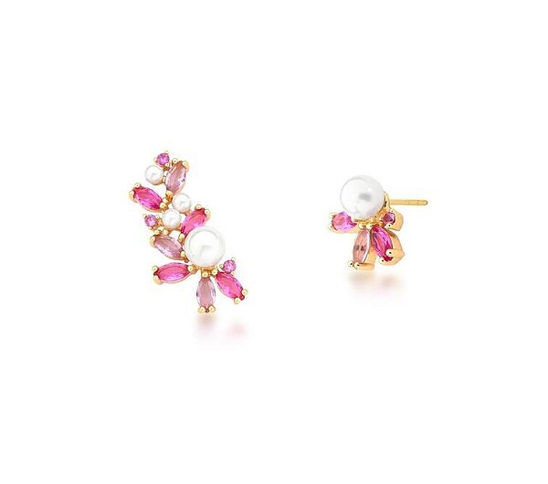 BRINCO ASSIMÉTRICO COM PÉROLAS E CRISTAIS DIVERSOS BANHADO A OURO