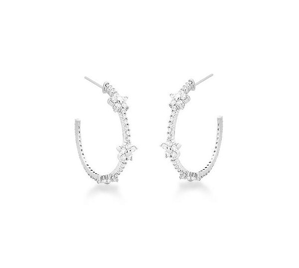 MEIA ARGOLA CRAVEJADA COM FLORES CRISTAIS BANHADA A RÓDIO BRANCO