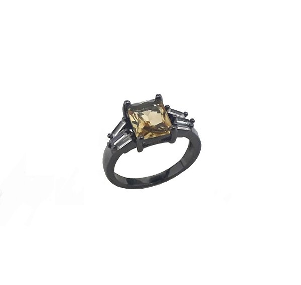 ANEL COM ZIRCÔNIA RETANGULAR TOPÁZIO IMPERIAL BANHADO A RÓDIO NEGRO