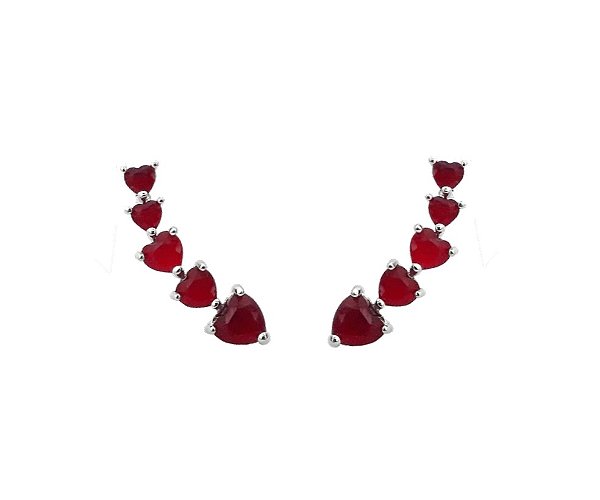 BRINCO EARCUFF CORAÇÕES RUBI BANHADO A RÓDIO BRANCO
