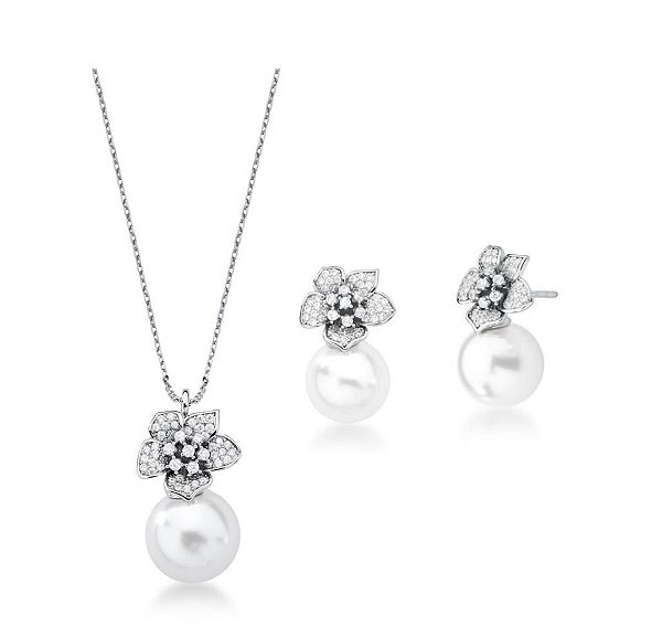 CONJUNTO FLOR CRAVEJADA COM PÉROLA BANHADO A RÓDIO BRANCO