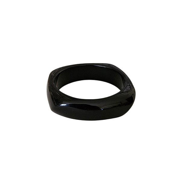 BRACELETES QUADRADO ABAULADO EM RESINA PRETO