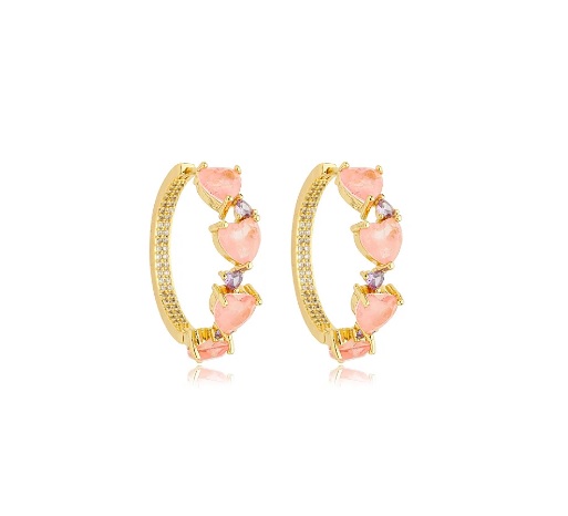 ARGOLA COM CORAÇÕES MORGANITA E CRAVAÇÃO INTERNA BANHADA A OURO