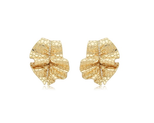 BRINCO FOLHA TRABALHADA ACETINADA BANHADO A OURO