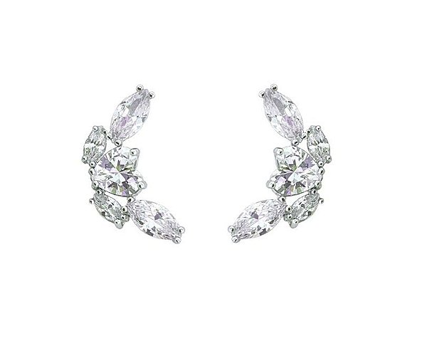 BRINCO EAR CUFF COM CORAÇÃO CENTRAL BANHADO A RÓDIO