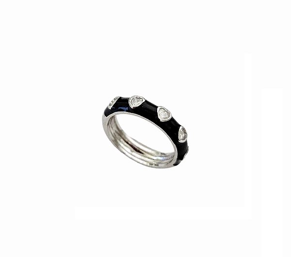 ANEL ESMALTADO NEGRO COM CORAÇÕES CRISTAIS BANHADO A RÓDIO BRANCO