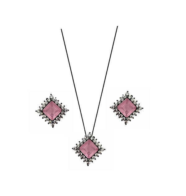CONJUNTO QUADRADO LIGHT PINK FUSION COM CRAVAÇÃO LATERAL CRISTAL