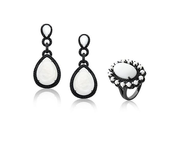 CONJUNTO DE BRINCOS E ANEL P&B BANHADO A RÓDIO NEGRO