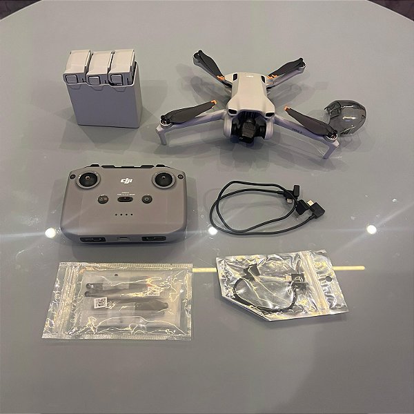 Drone DJI Mini 3 Fly More Combo Plus (Radio sem tela) - Seminovo