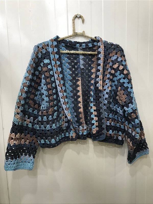 Casaco de crochê azul
