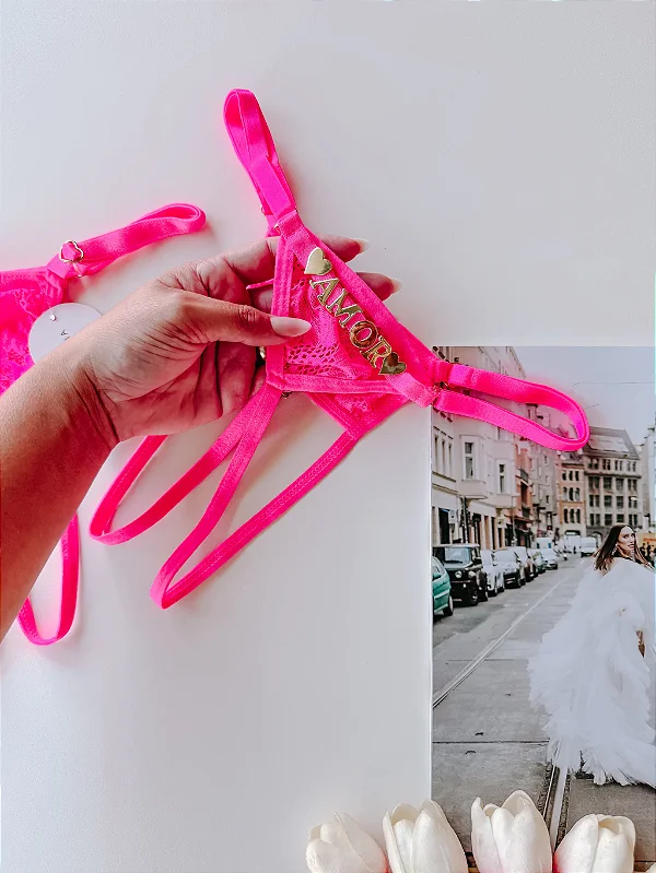CALCINHA FREE ABERTA ENTRE AS PERNAS PERSONALIZÁVEL ATÉ 6 LETRAS COR PINK (LETRAS INCLUSAS )