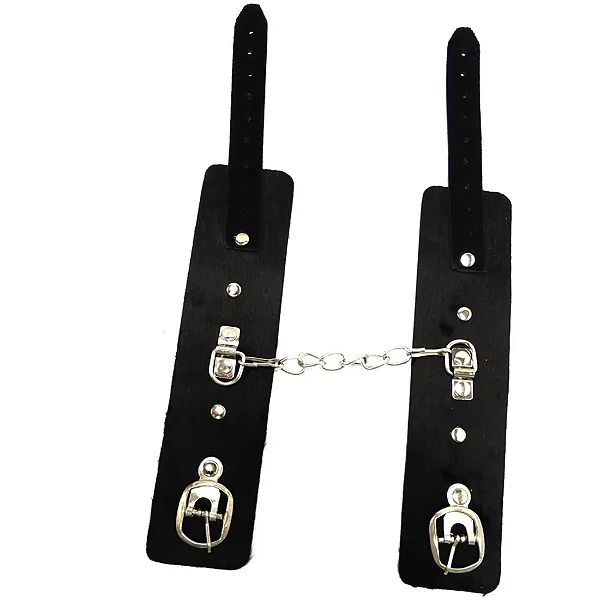 BRACELETE DE PELUCIA PRETA DOMINATRIXXX