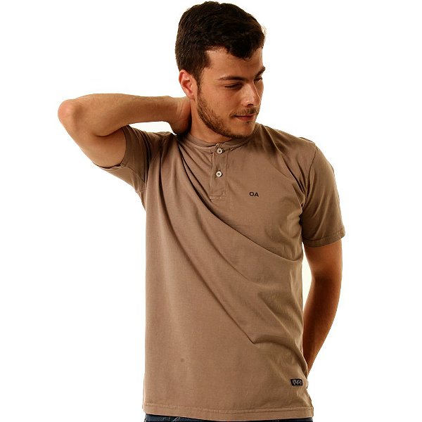 Camiseta Oitavo Ato Henley Caqui Stone
