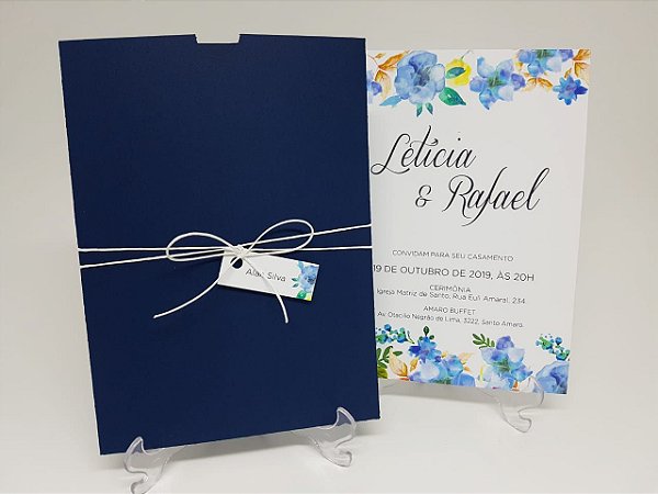 Convite casamento azul marinho flores azuis
